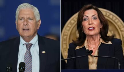 Eksekutif Nassau County Bruce Blakeman membela penggunaan iklan kampanye yang dibuat oleh AI; Gubernur Hochul menyebutnya berbohong