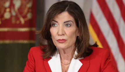 Gubernur New York Kathy Hochul menjelaskan mengapa dia menandatangani moratorium pusat data pertama di seluruh negara bagian