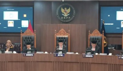 DKPP Tolak Keluhan Bonatua Silalahi Terkait Verifikasi Dokumen Ijazah Jokowi