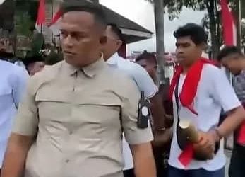 Gubernur Maluku Walpri Sebut Pelajar "Monyet", Wajarkah Kalau Minta Maaf Saja?