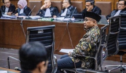 Hakim Tolak Permohonan Tahanan Rumah Mantan Menteri Agama Yaqut
