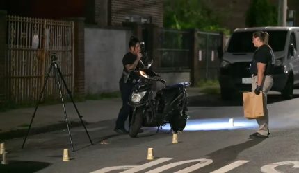 Penembakan di New York Timur: Seorang pria tewas di Crescent Street dalam insiden kemarahan di jalan raya, perburuan sedang berlangsung