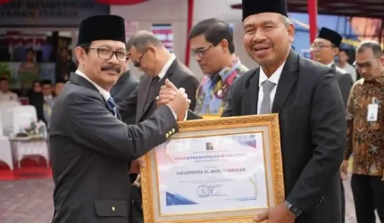 Rektor Umuslim Terima Penghargaan Kementerian Hukum RI