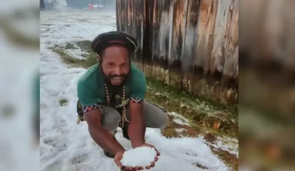 Salju di Papua Barat
