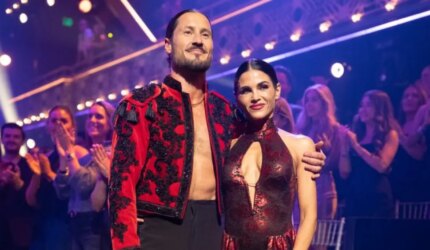 "'Dancing With the Stars' Menarik Val Chmerkovskiy Setelah Carrie Ann Inaba Menampar Lelucon".