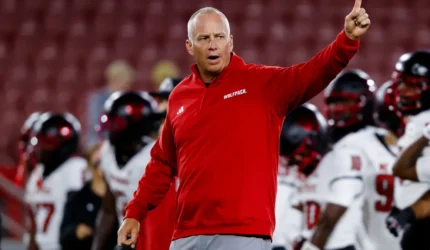Kursi panas Dave Doeren, pembelian: sepak bola NC State dikejutkan oleh Stanford