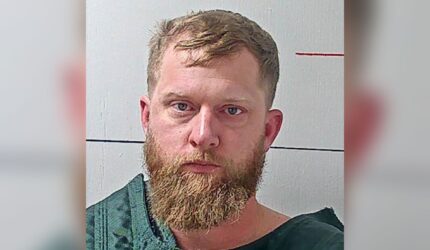 Kyle Chrisley Mengaku Bersalah Karena Menolak Penangkapan, Tuduhan Lain Dicabut dalam Kasus Penyerangan Polisi