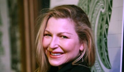 Tatum O'Neal, 62, berbagi foto baru yang langka enam tahun setelah stroke yang hampir fatal